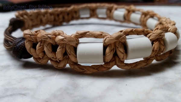 EM-Keramik Halsband  Bolo-Lederumflechtung